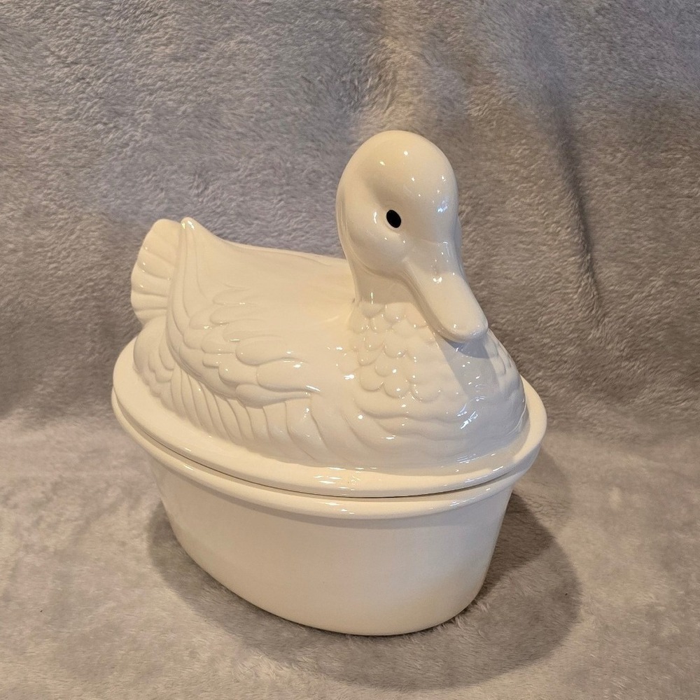 Vintage 1983 Gail Tremain Signed Ceramic White Duck Tureen Covered Dish